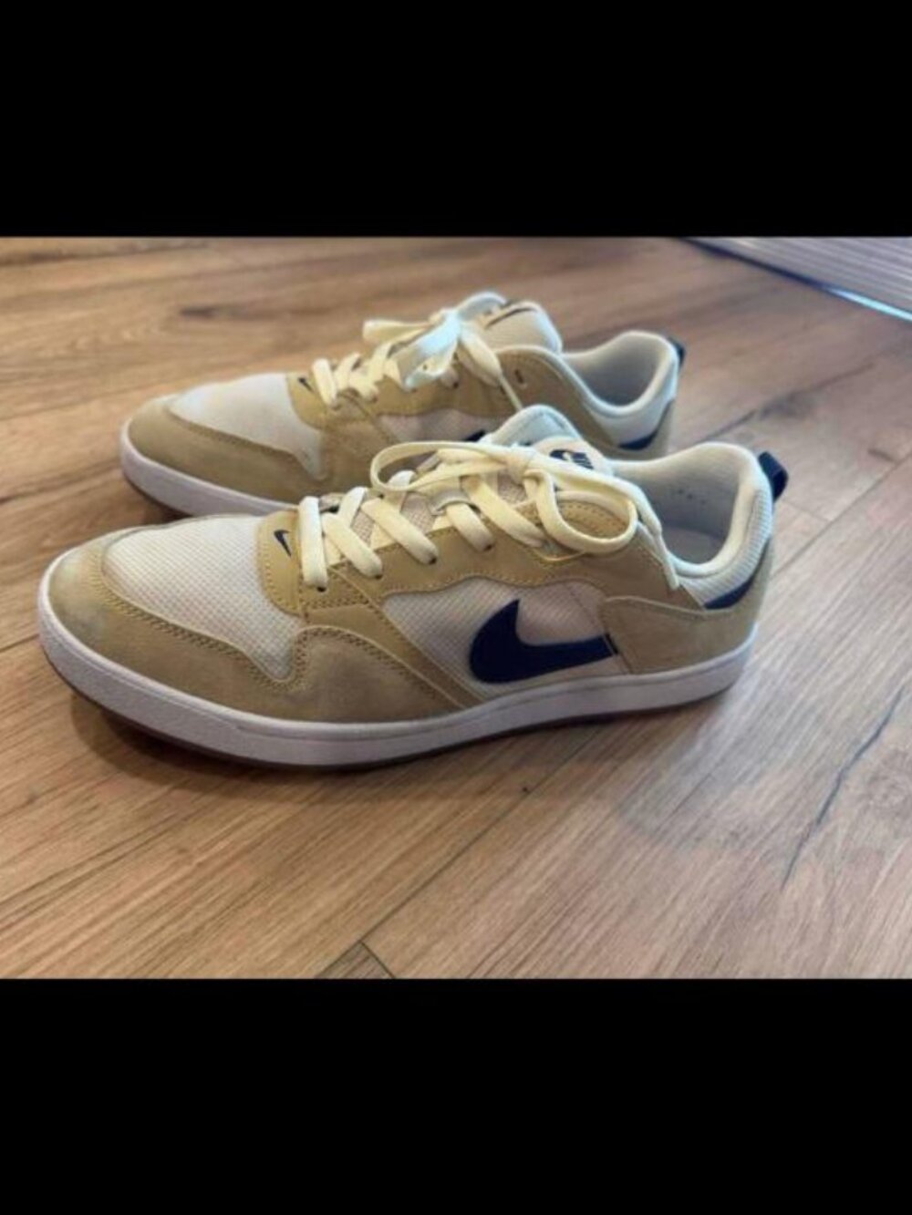 Nike SB Alleyoop Sneakers Mens Size 10 Cream Navy